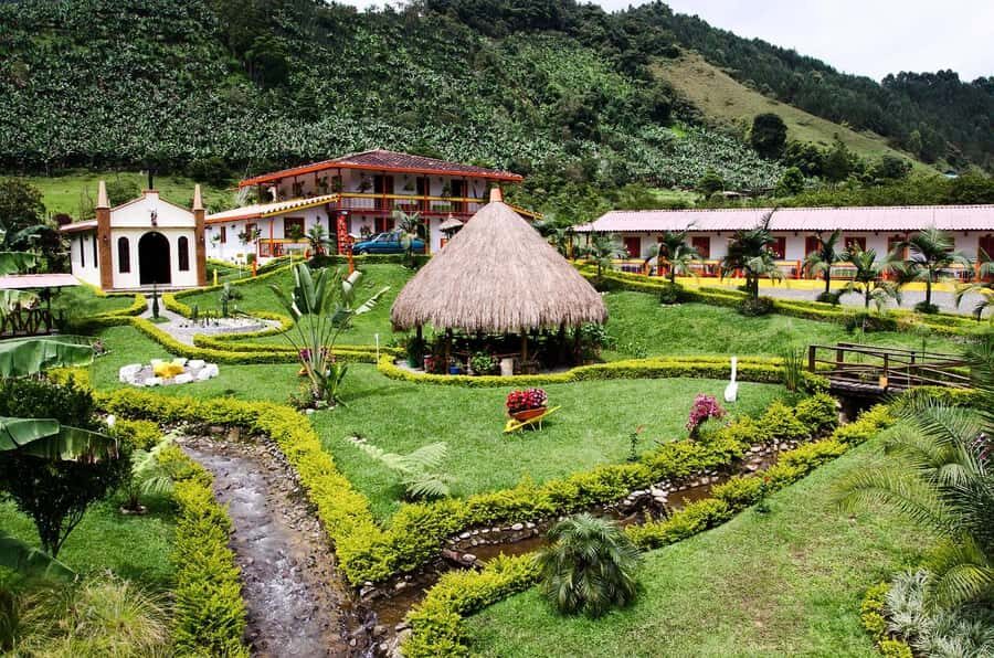 From Medellín: Jardín Private 2-Day Tour with Activities - Getting there in comfort: private pickup and smart timing