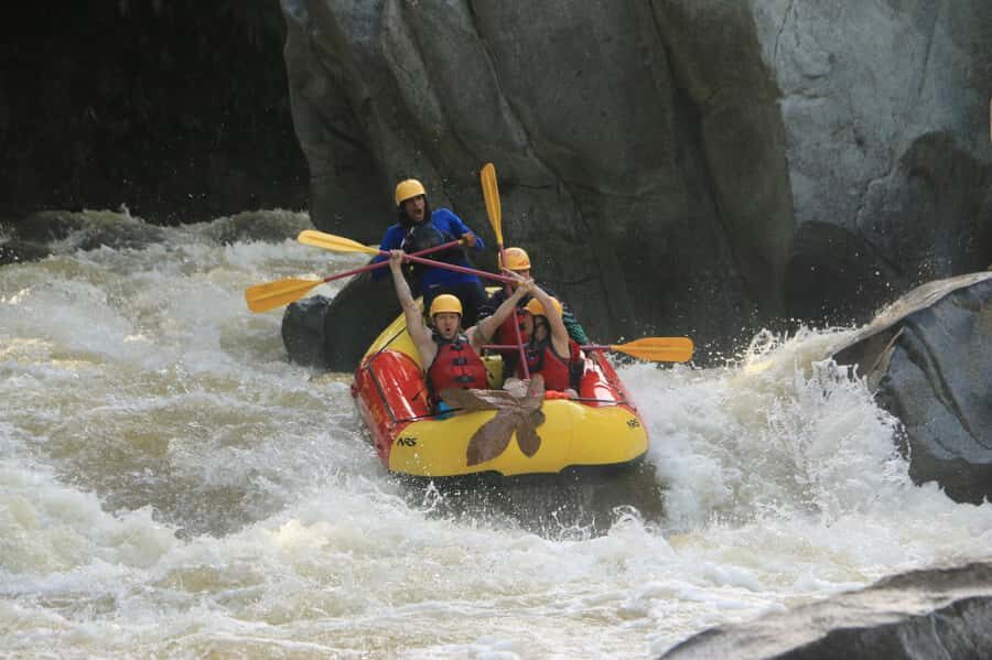 From Medellín: Paragliding and Rafting Combo Tour - The lunch stop: plan around what’s not included