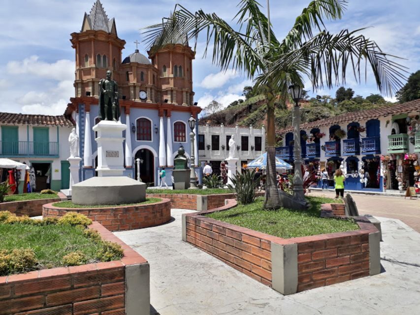 From Medellin: Private Guatape Car Tour with Coffee Tour - The Rock of Guatapé: the 700 steps that lead to real views