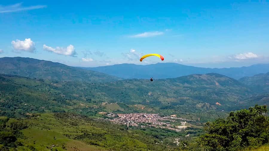 From Medellin: Private Paragliding Tour Over Waterfalls - The full 5-hour plan: how the day usually flows