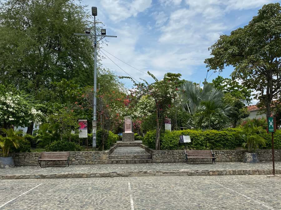 From Medellín: Private Santa Fe de Antioquia Tour - Santa Fe de Antioquia walking: stone roads, churches, and breathing room