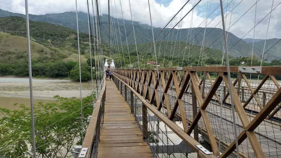 From Medellín: Private Santa Fe de Antioquia Tour - The 2-hour road ride: what to expect in a private 8-hour format
