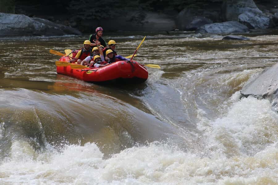 From Medellin: Rafting Experience - What Happens on the Water: Snacks, Breaks, and Real River Segments
