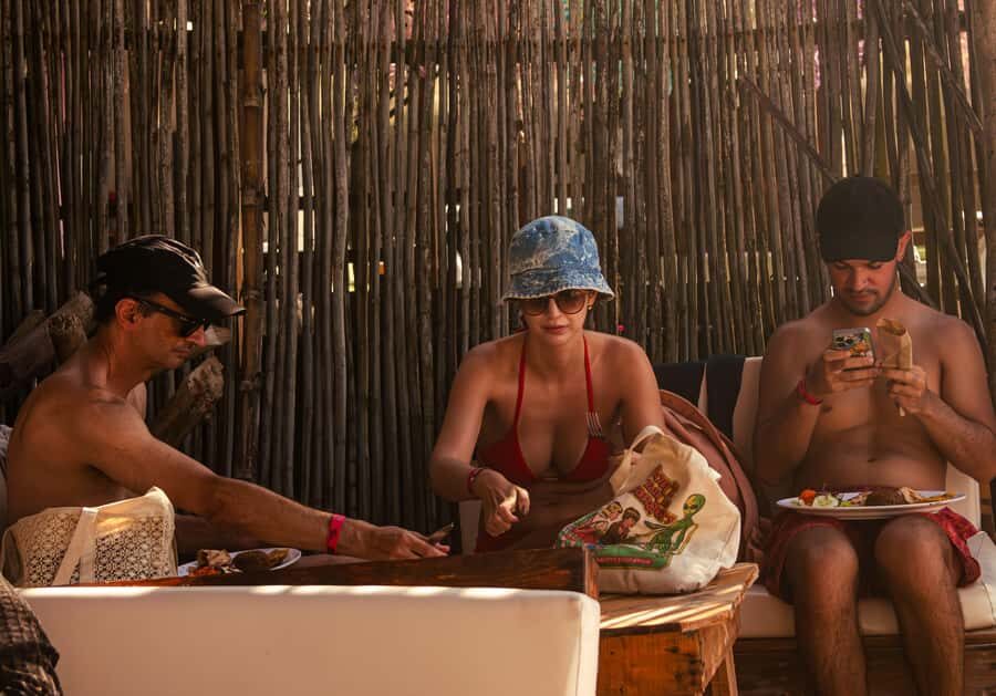Full day at Isla baru playa blanca in Mambo Beach club - Playa Blanca at Mambo Beach Club: the main event