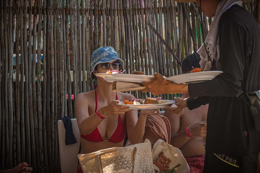 Full day at Isla baru playa blanca in Mambo Beach club - Price and value: $30 that can be either a steal or a partial day