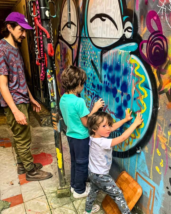 Fun Graffiti Workshop: The Art of Aerosol and Color - Meeting point and timing: keeping things smooth in Bogotá