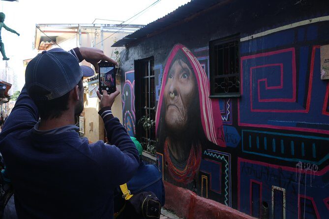 Graffiti Tour in La Candelaria Bogotá with Transportation - La Candelaria graffiti: what this tour is really about