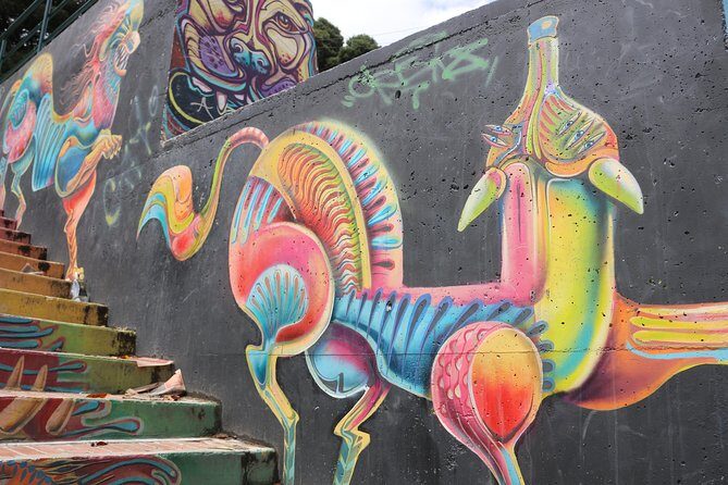 Graffiti Tour in La Candelaria Bogotá with Transportation - Chorro de Quevedo and Bolíva r Square: your orientation moment