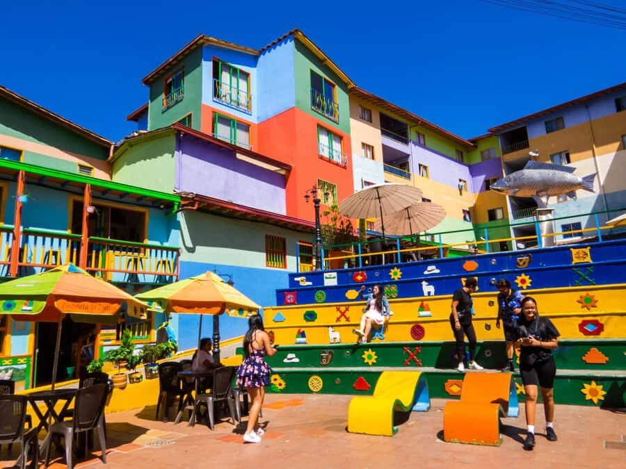 Guatape and El Peñol Rock Tour: Private or Shared - Guide quality and service: what to expect from Gran Colombia Tours