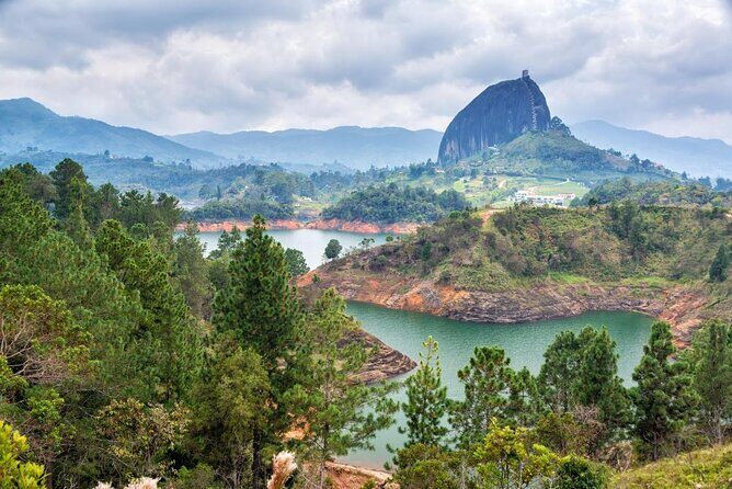 Guatapé and the rock Full Day Private Tour - A Day That Feels Like Two Trips: Medellín to the Dam, Then to the Rock