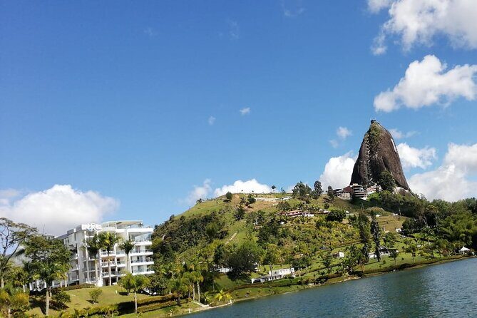 Guatapé and the rock Full Day Private Tour - Stop 2: Guatapé Dam—Choose Your Boat Option Before You Reserve