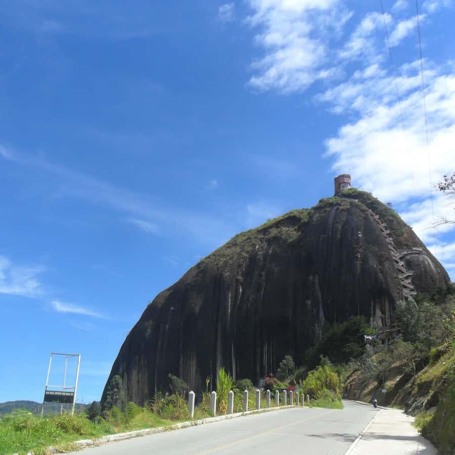 Guatapé & Peñol Rock Day Group Tour - Why Guatapé and Piedra del Peñol are worth a full-day push