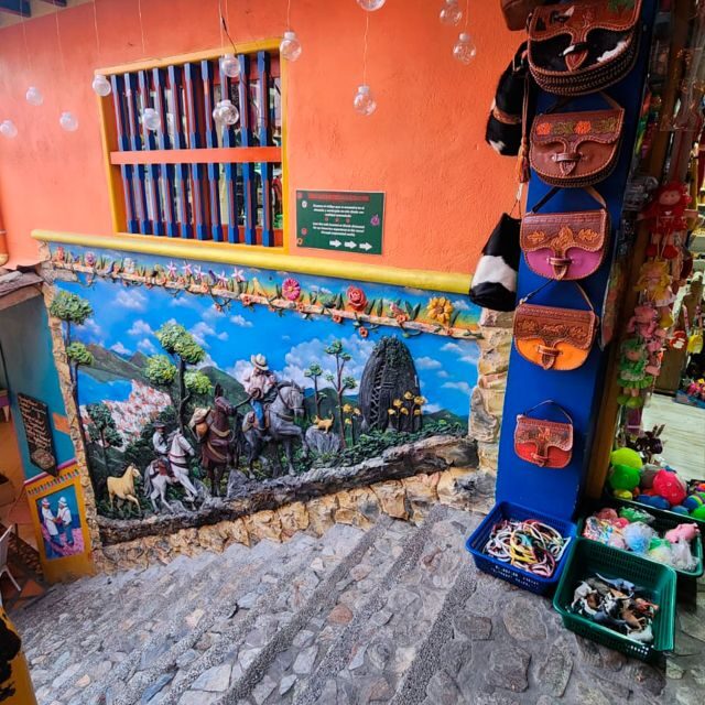 Guatapé & Peñol Rock Day Group Tour - Alto del Chocho and El Peñol: scenery breaks that keep the day interesting