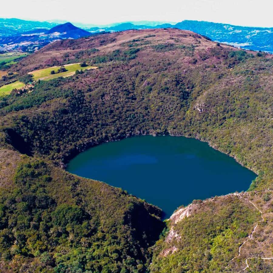Guatavita Sacred Lake Tour & Casa Loca Shared Tour - Bogotá to Guatavita: the Andean drive and the 3,100-meter reality