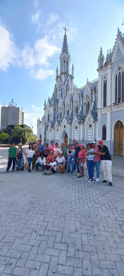 Historical Salsa Tour - Where you meet: under the trees by Iglesia Ermita and Río Cali