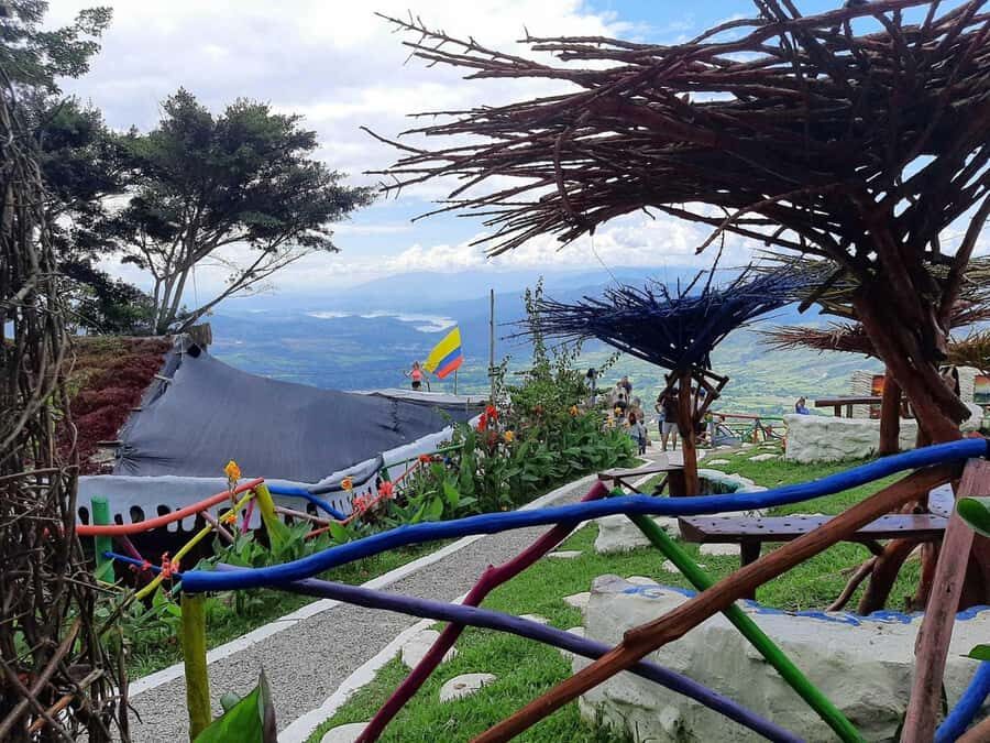 HUILA VIEWPOINTS MANO DEL GIGANTE - Lunch in Gigante: the included meal plan you’ll be glad you don’t skip