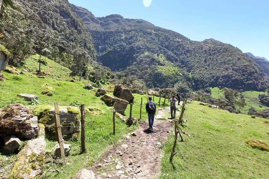 La Chorrera and Chiflon Waterfalls Private Hike Tour - Terrain, Altitude, and Footwear: How Hard Is This Hike?