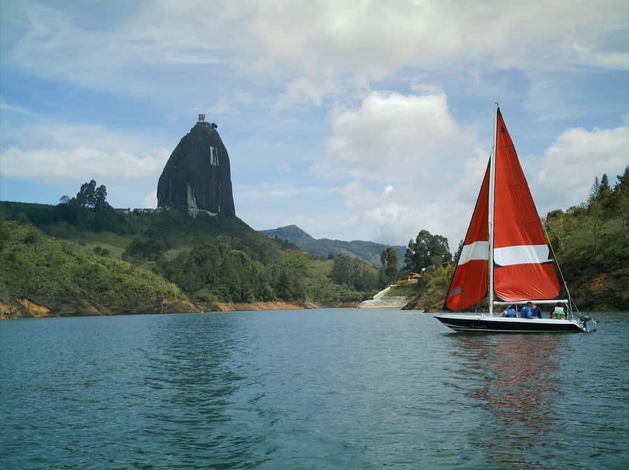 Medellin and Guatape Full Day Pablo Escobar Tour - Why Medellín and Guatapé Works as One 10-Hour Plan