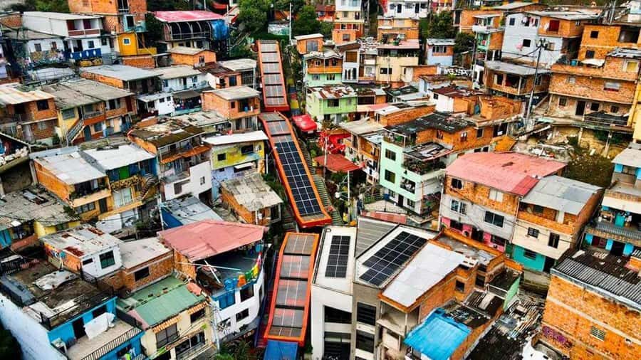 Medellin Commune 13: art, war, love, hate and resilience. - First Step: From Estación Poblado to Comuna 13 by metro and cable car