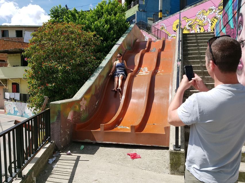 Medellín: Comuna 13, Cable Cars and Botero Statues Tour - Private guide value: local pride you can actually feel
