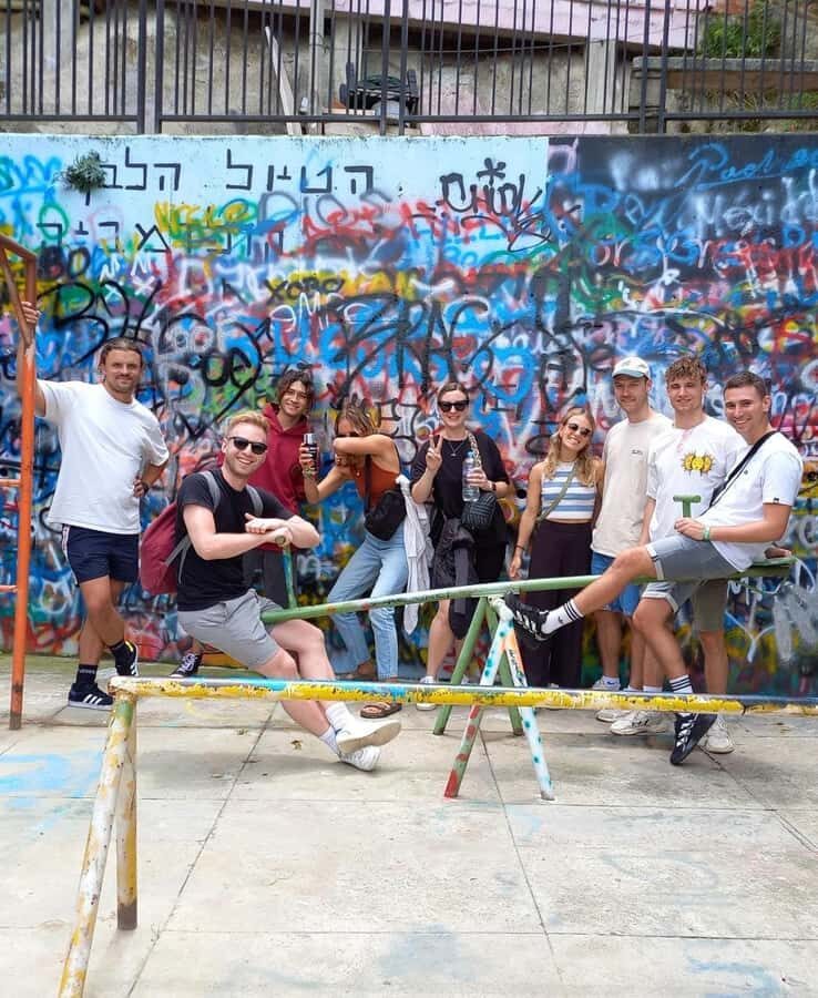 Medellín: Comuna 13 (Graffitour) Discover the Transformation - Getting there from San Javier: meeting point basics that save time