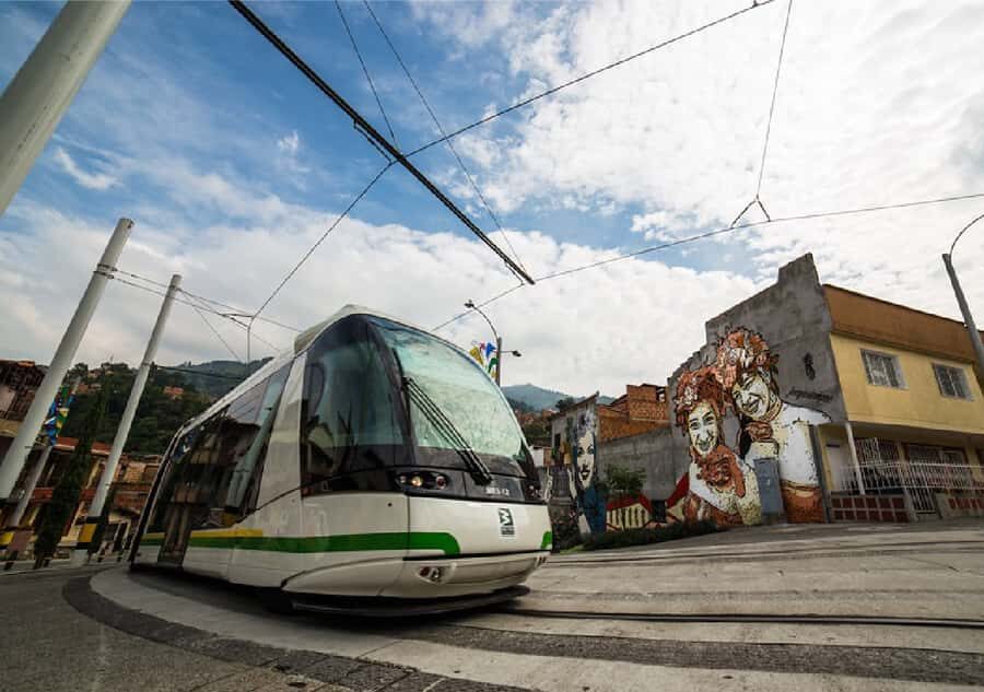 Medellín: Comuna 13, Pueblito Paisa, & Antioquia Museum Tour - Practical Tips Before You Book