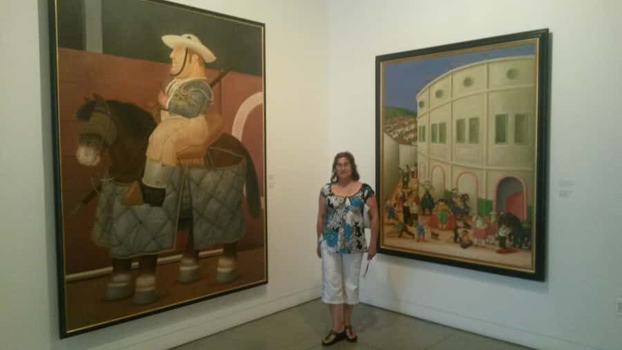 Medellín: Cultural City & Museum Tour - Why the guided explanation matters more than the doors opening