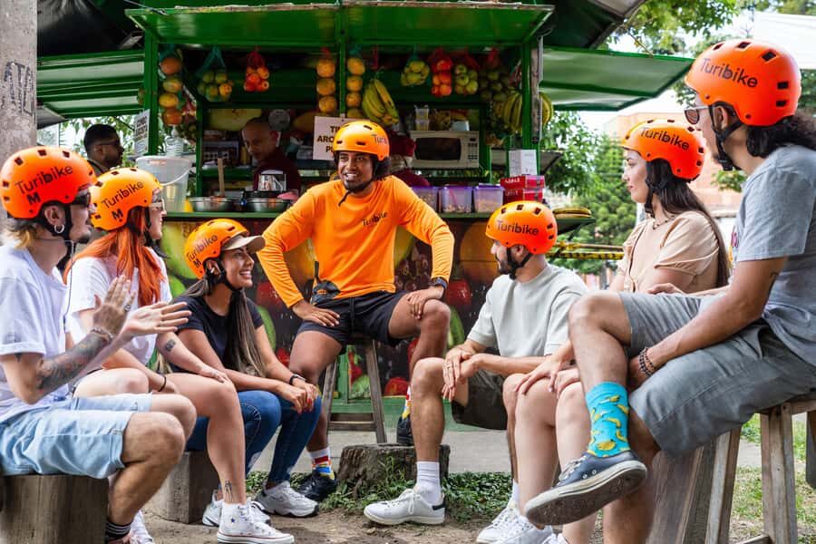 Medellín: E-bike and Foodie Tour - Leaving the tourist zones fast: how the ride shapes the whole tour