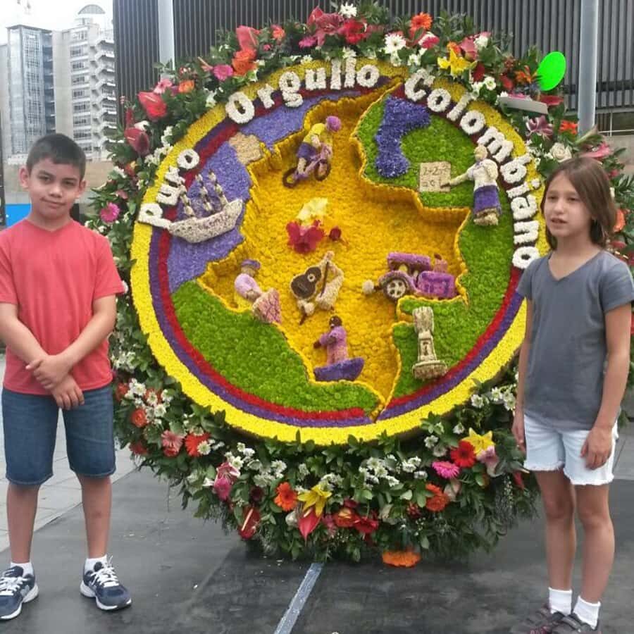 Medellín: Flower Farm & Silletero History Tour - Courteous drink, and the sweet-tooth moment