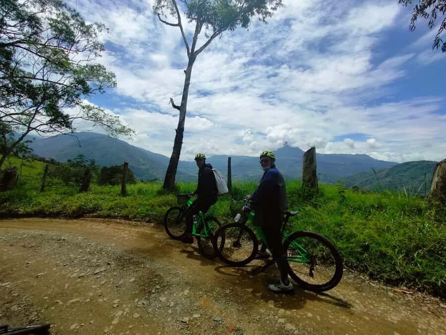 Medellín: Full-Day Mountain Bike Tour with Lunch - Getting back: hotel pickup/drop-off and a full-day wrap