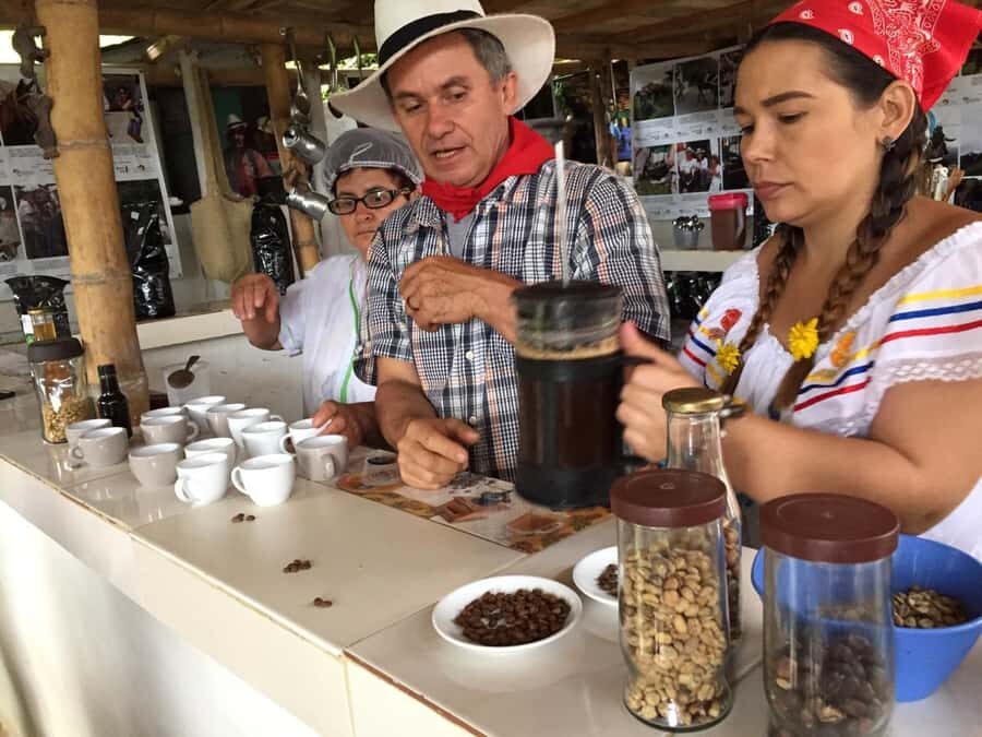 Medellín: Guatape Village with Coffee and Fruit Tasting Tour - Getting out of Medellín: your day starts with a scenic drive