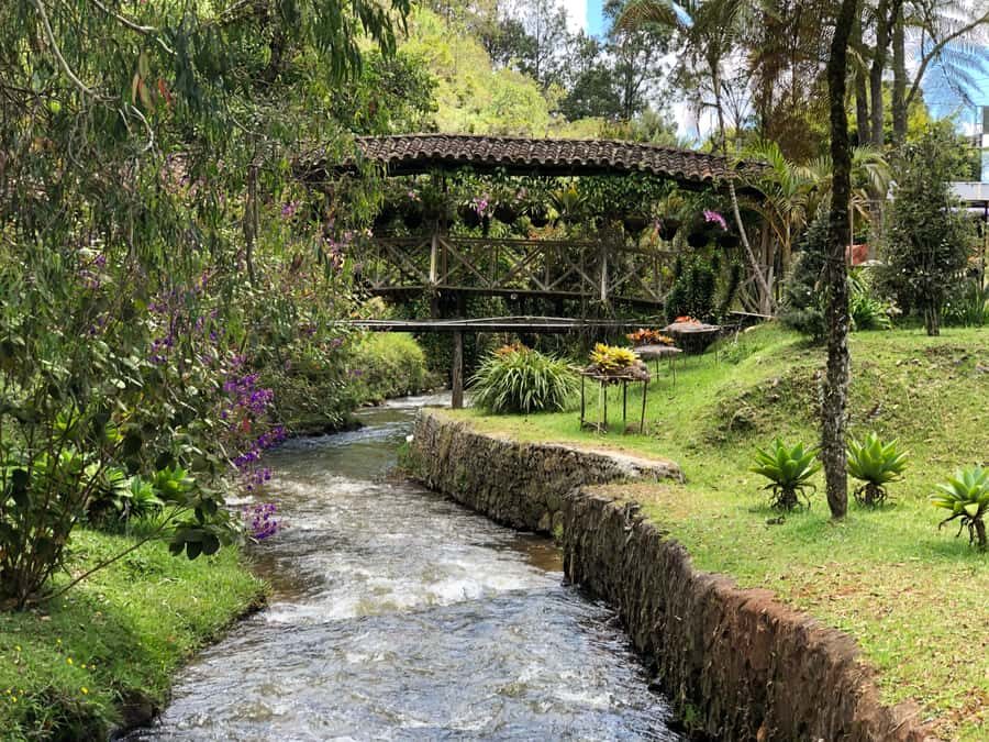Medellín: Half-Day Private Colonial Towns Tour - Valley View Moments: When to Stop and How to Get Better Photos