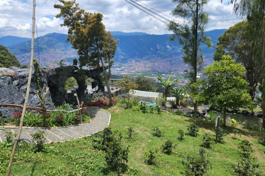 Medellin: Horseback Riding Coffee Farm Tour with Coffee Spa - Coffee wellness spa: steam room, coffee massage, and a real reset
