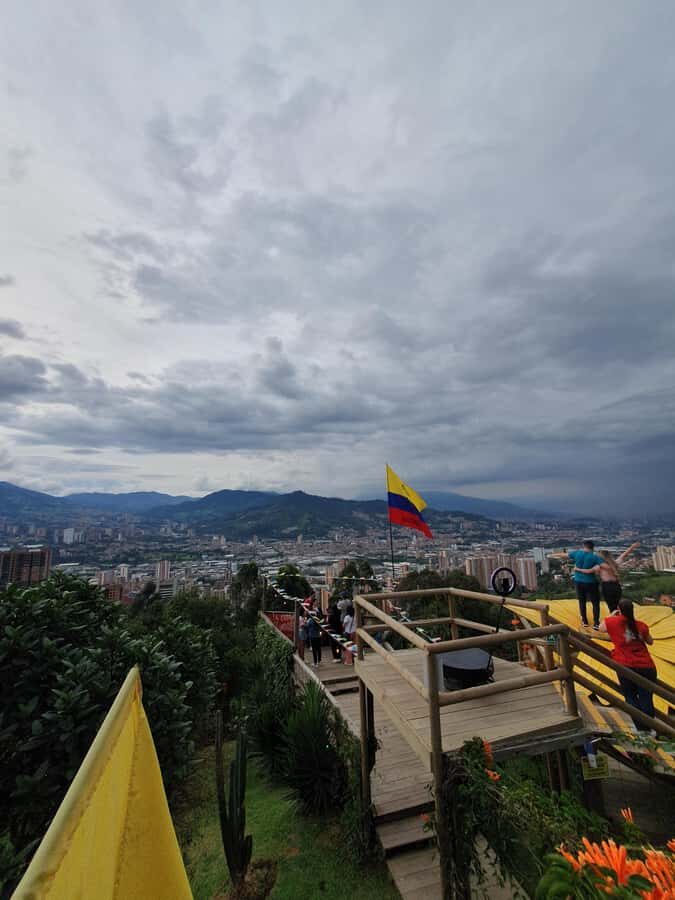 Medellin: Insider City Tour - Hotel pickup and drop-off: the quiet value