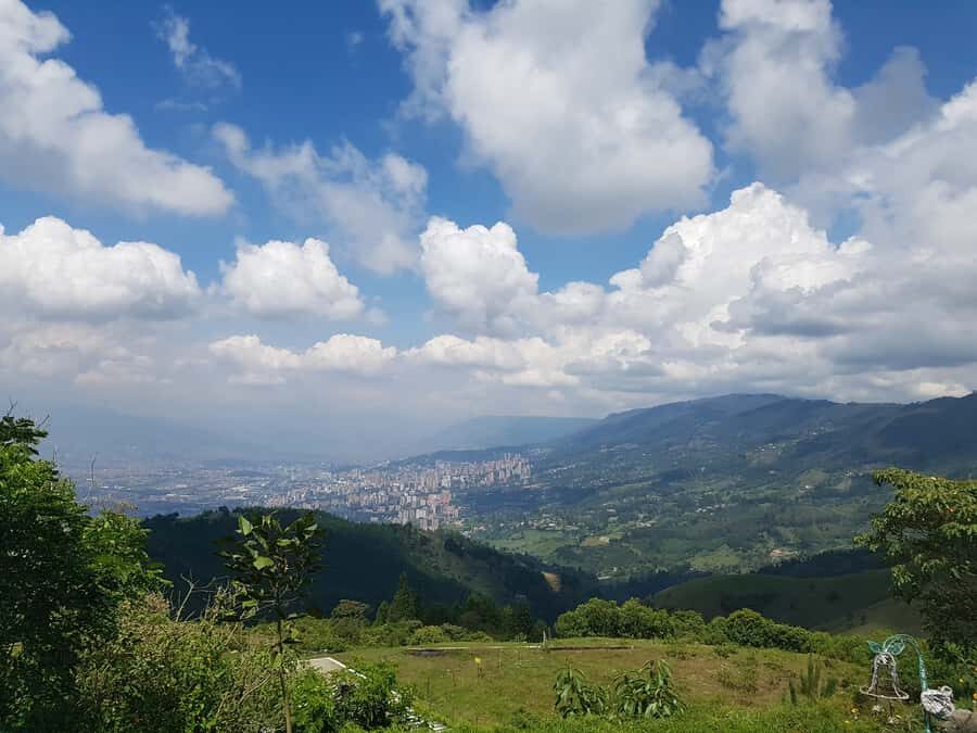 Medellín: Pablo Escobar Jail Private Tour - Monaco Building ruins: where the Cali–Medellín war started