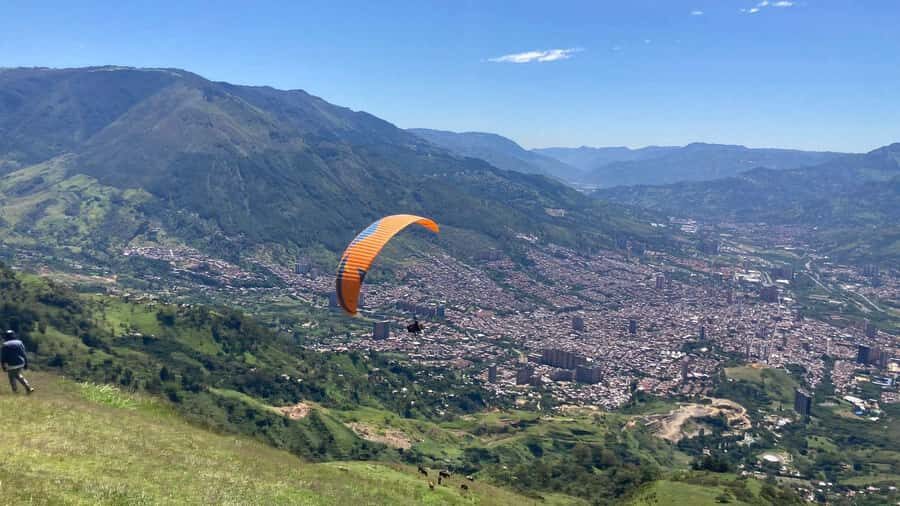 Medellín Paragliding - Go Pro Included - Registration and San Félix Setup: Where the Safety Grounding Happens