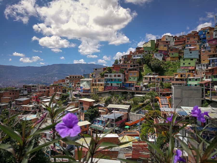 Medellín: Private City Tour with Metrocable and Comuna 13 - Parques del Río: a gentler walk that keeps the day from feeling rushed