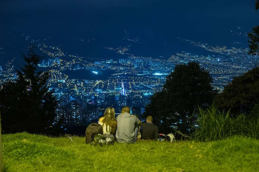 Medellín: Private Food Tour With The Best Viewpoints. - The drinks: aguadiente antioqueño and rum shots