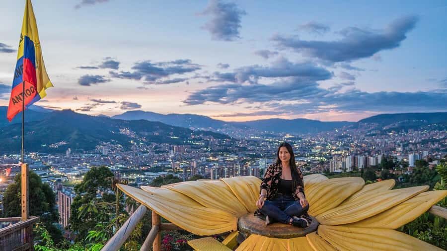 Medellín: Private Food Tour With The Best Viewpoints. - The Andes drive: how the city changes as you climb