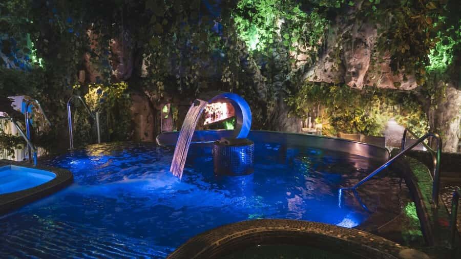 Medellín: Spa Experience with Dinner, Massage and Sauna - Entering the spa: where the relaxation actually starts