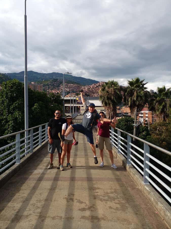 Medellin: Tour Pablo Escobar y Comuna 13 Privado - Key things you’ll notice on this tour