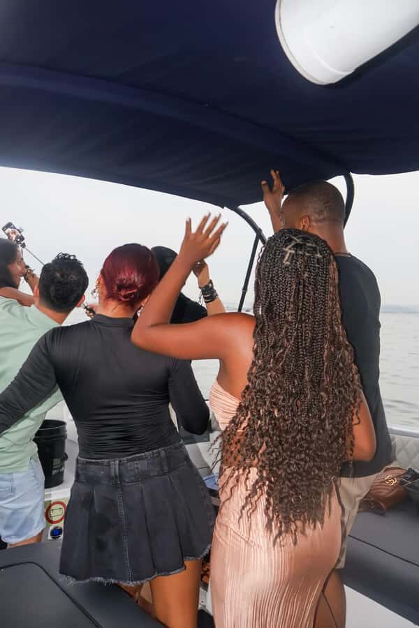Nightlife: sunset boat party + tour of the old town - Getsemaní Night Tour: art, color, hidden paths, and dance spots