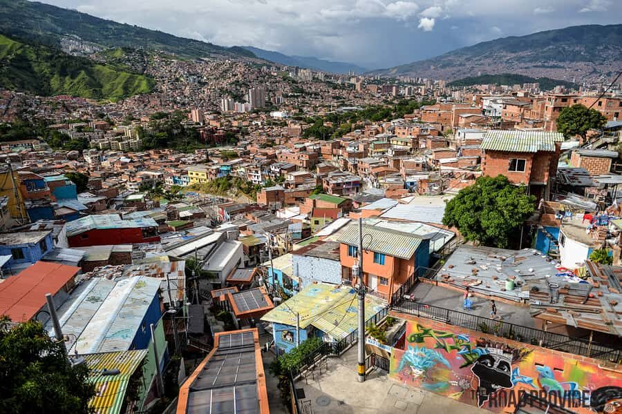 pablo, comuna 13 & cable car express tour - Key things that make this tour work