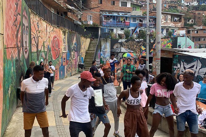 Pablo Escobar +Comuna13 tour - Comuna 13: Seeing Urban Culture in Real Space