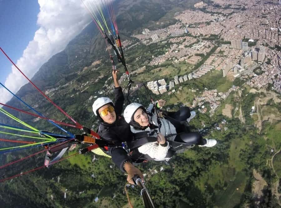 Paragliding Medellin with Transportation and free Videos - Transportation That Removes Hassle: How the Day Flows
