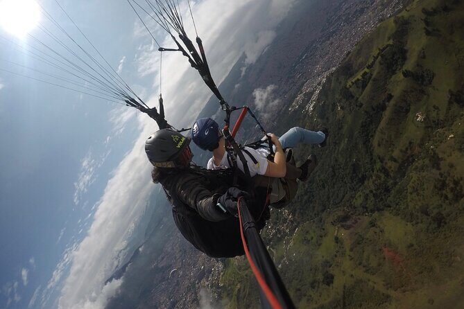 Paragliding With Xplore Colombia - What a 3-hour paragliding experience really means