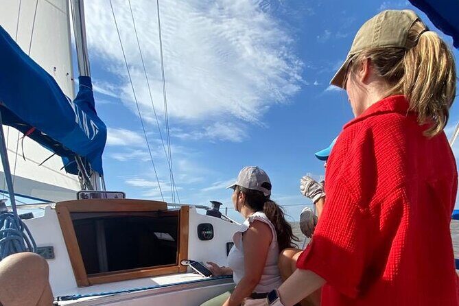 Private Boat Tour to Rio de la Plata and Delta El Tigre with Wine on Board - Stop 1: Delta El Tigre for empanadas, red wine, and a slower pace