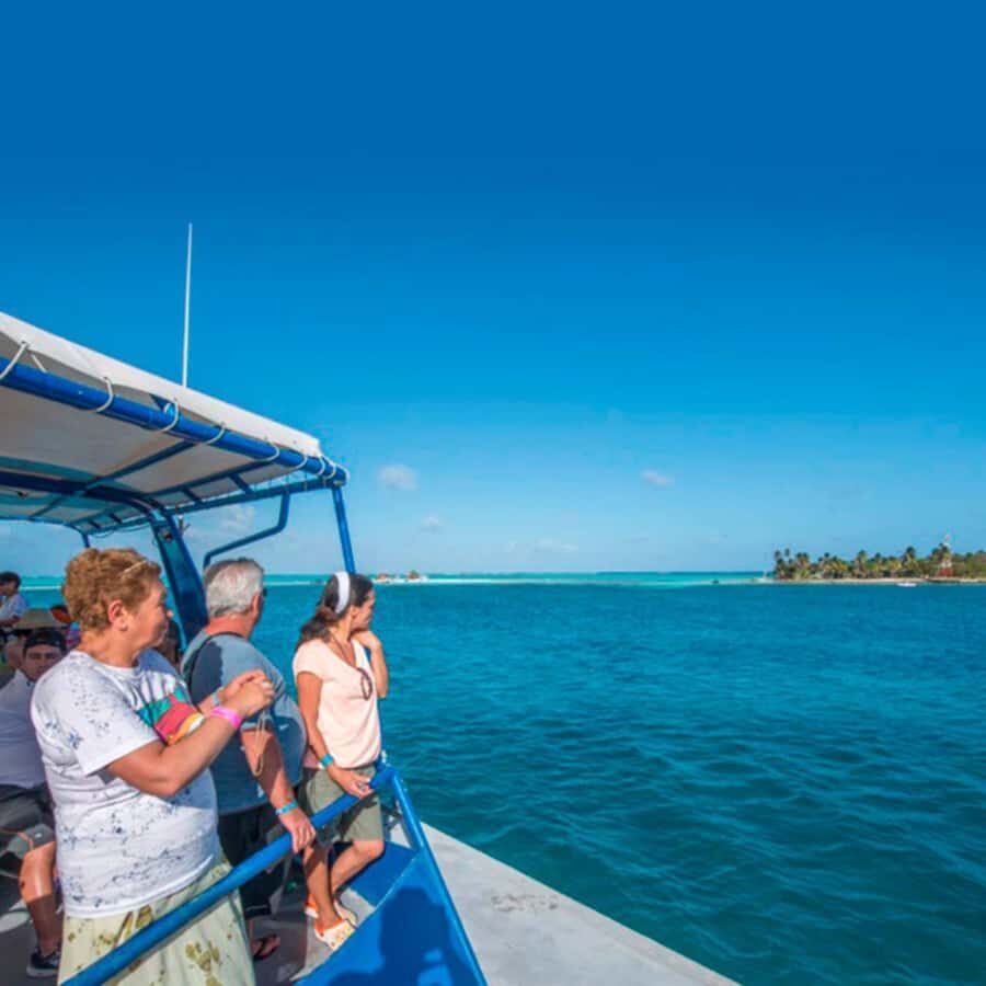 SAN ANDRES: Full Day Combo - Johnny Cay or Aquarium, Bay Tour, Island Chiva Tour - Key things to know before you go