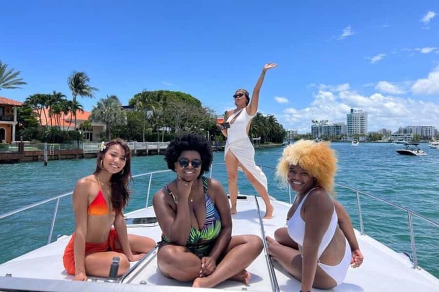 SAN ANDRES: Full Day Combo - Johnny Cay or Aquarium, Bay Tour, Island Chiva Tour - Price and value for $79: what you’re really paying for