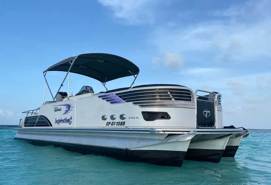 San Andrés: Island Pontoon Boat Tour - El Palito: your first swim and marine-life window